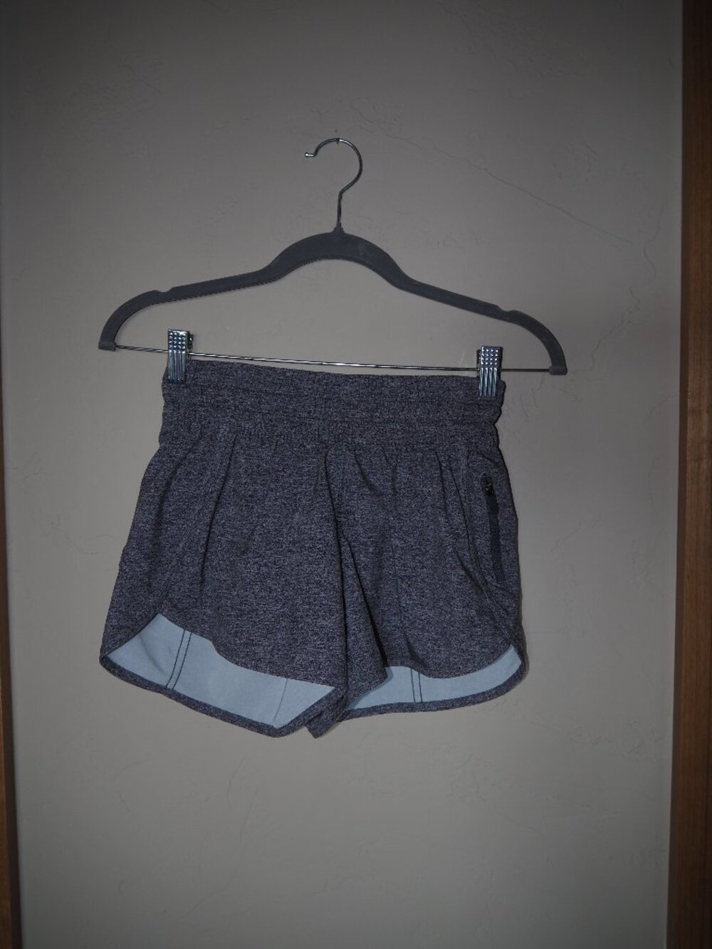 Lululemon Hotty Hot High Rise Shorts 4” Heather Gray Size 4